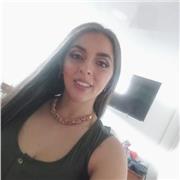 Profesora de apoyo escolar especializada en clase para niños de forma presencial y virtual